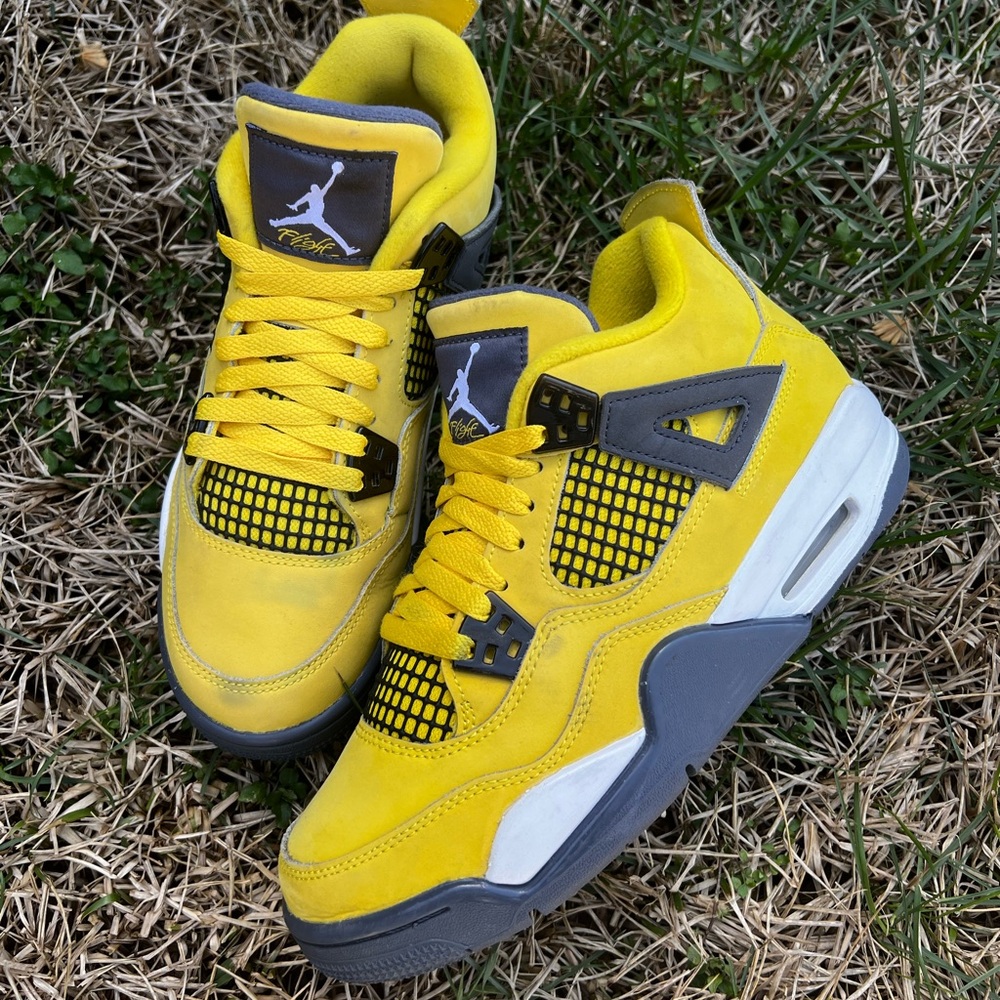 CLEAN Air Jordan 4 Retro Lightning 2021 size 7.5 Womens Shoes